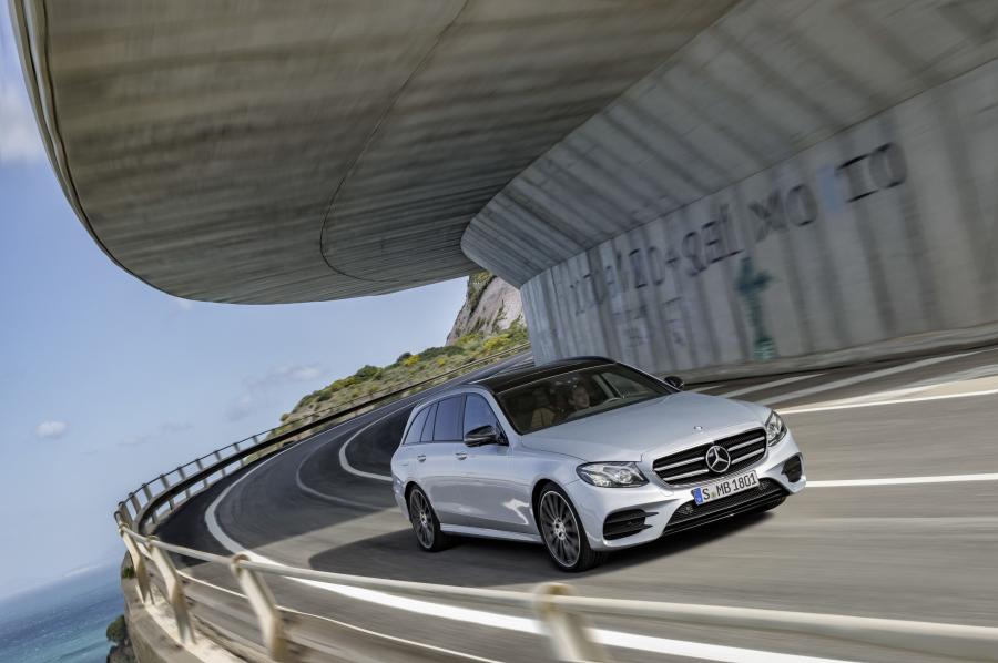  Mercedes-Benz E400 AMG Line Estate 2016 года  (фото 18 из 31)